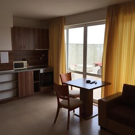 Hills Eh Apartament *